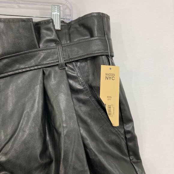 New Madden NYC size XXXL Black Faux Leather Belted High Rise Shorts - Picture 4 of 11